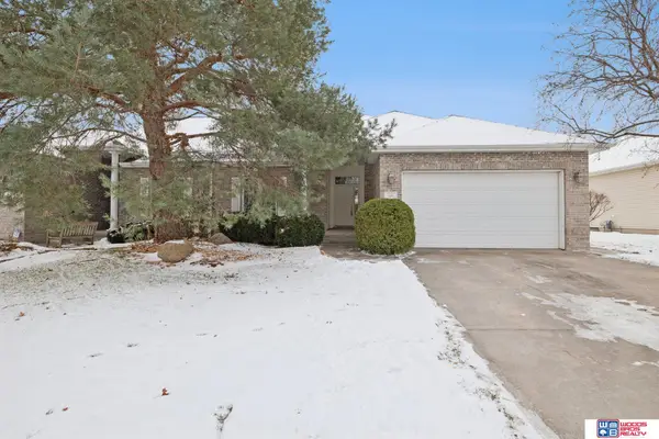 1621 Old Farm Road, Lincoln, NE 68512