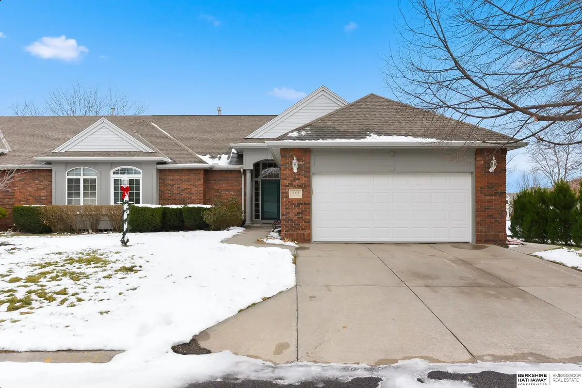 813 Villa Plaza, Papillion, NE 68046 - Image #1