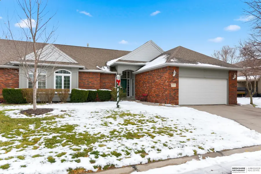 813 Villa Plaza, Papillion, NE 68046 - Image #2
