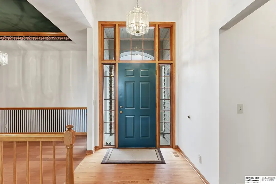 813 Villa Plaza, Papillion, NE 68046 - Image #3