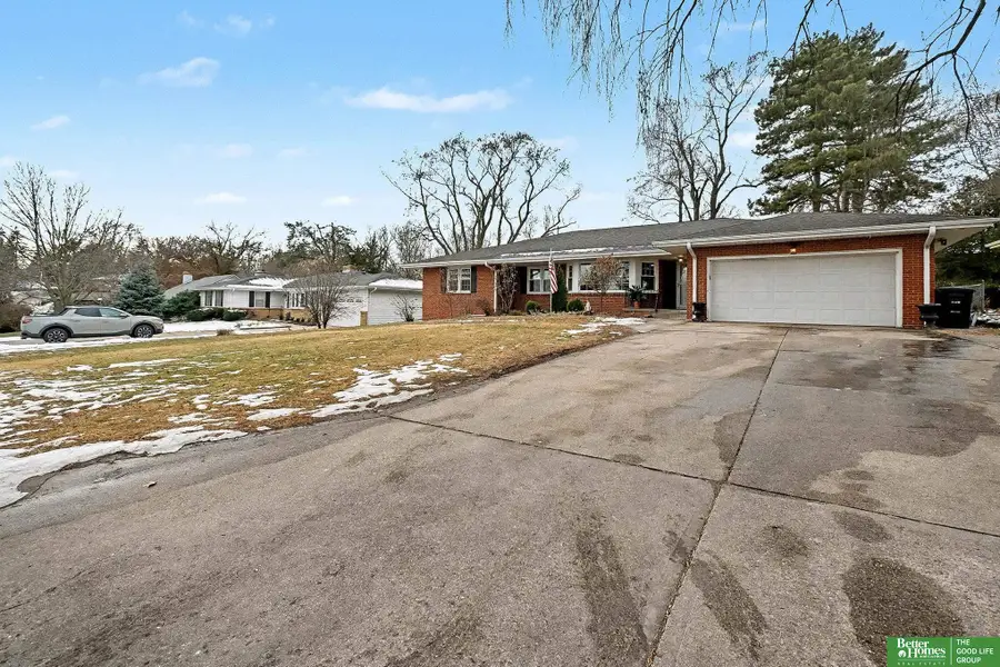 914 Hillcrest Drive, Omaha, NE 68132 - Image #3