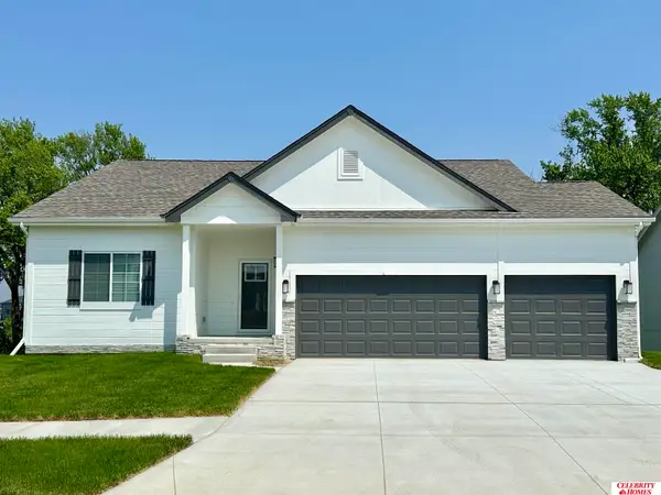 11863 S 105 Avenue, Papillion, NE 68046