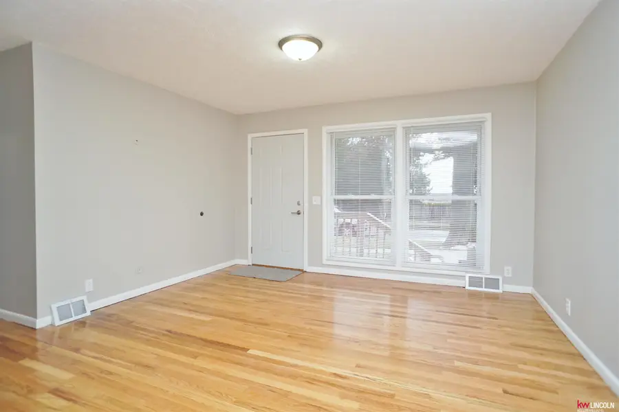 240 W Saunders Avenue, Lincoln, NE 68521 - Image #2