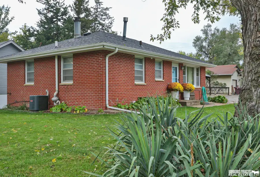 6045 Leighton Avenue, Lincoln, NE 68505 - #3