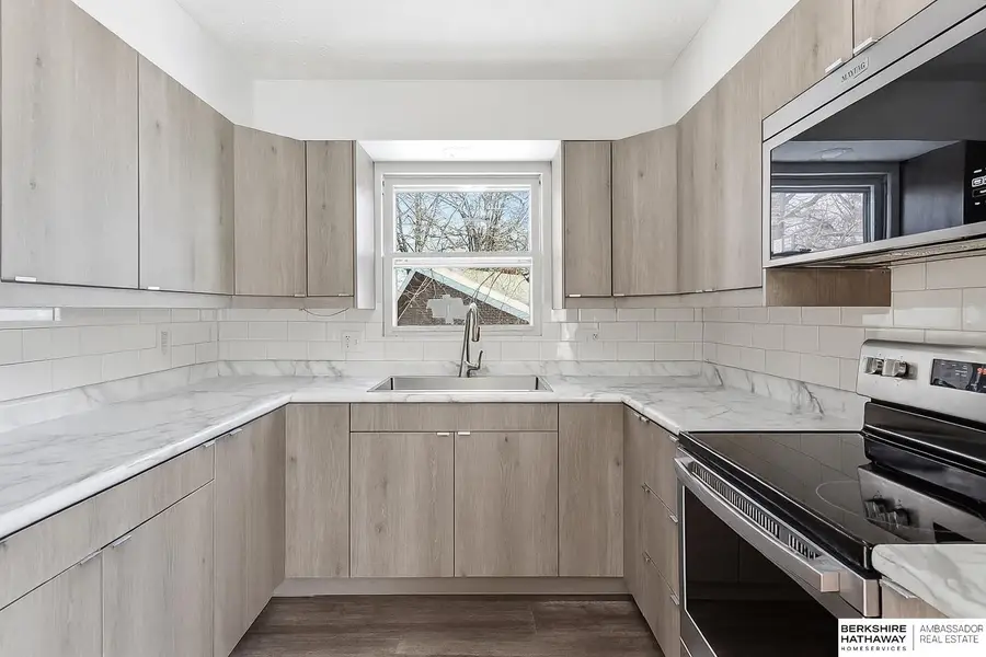 8609 Park View Boulevard, La Vista, NE 68128 - Image #3