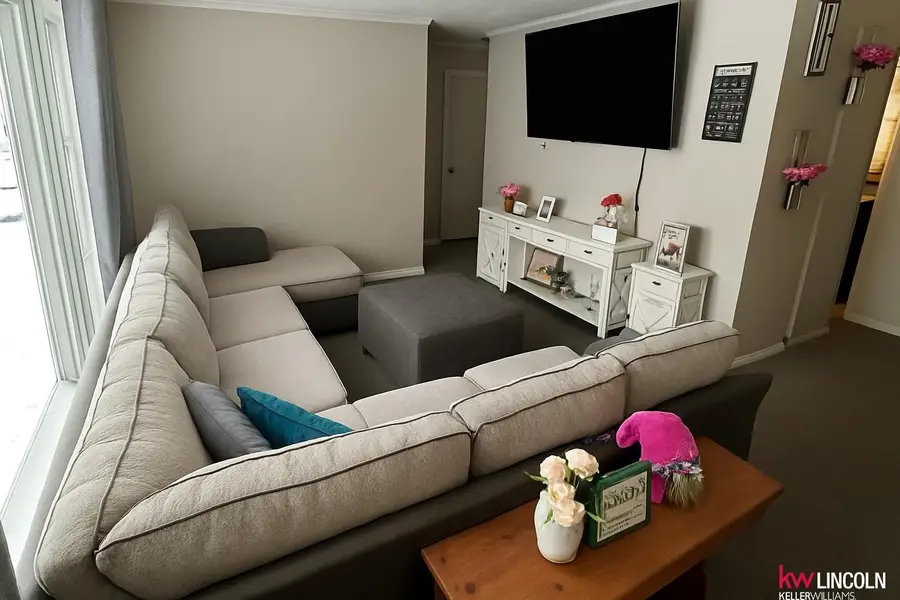 335 S 46th Street, Lincoln, NE 68510 - Image #3