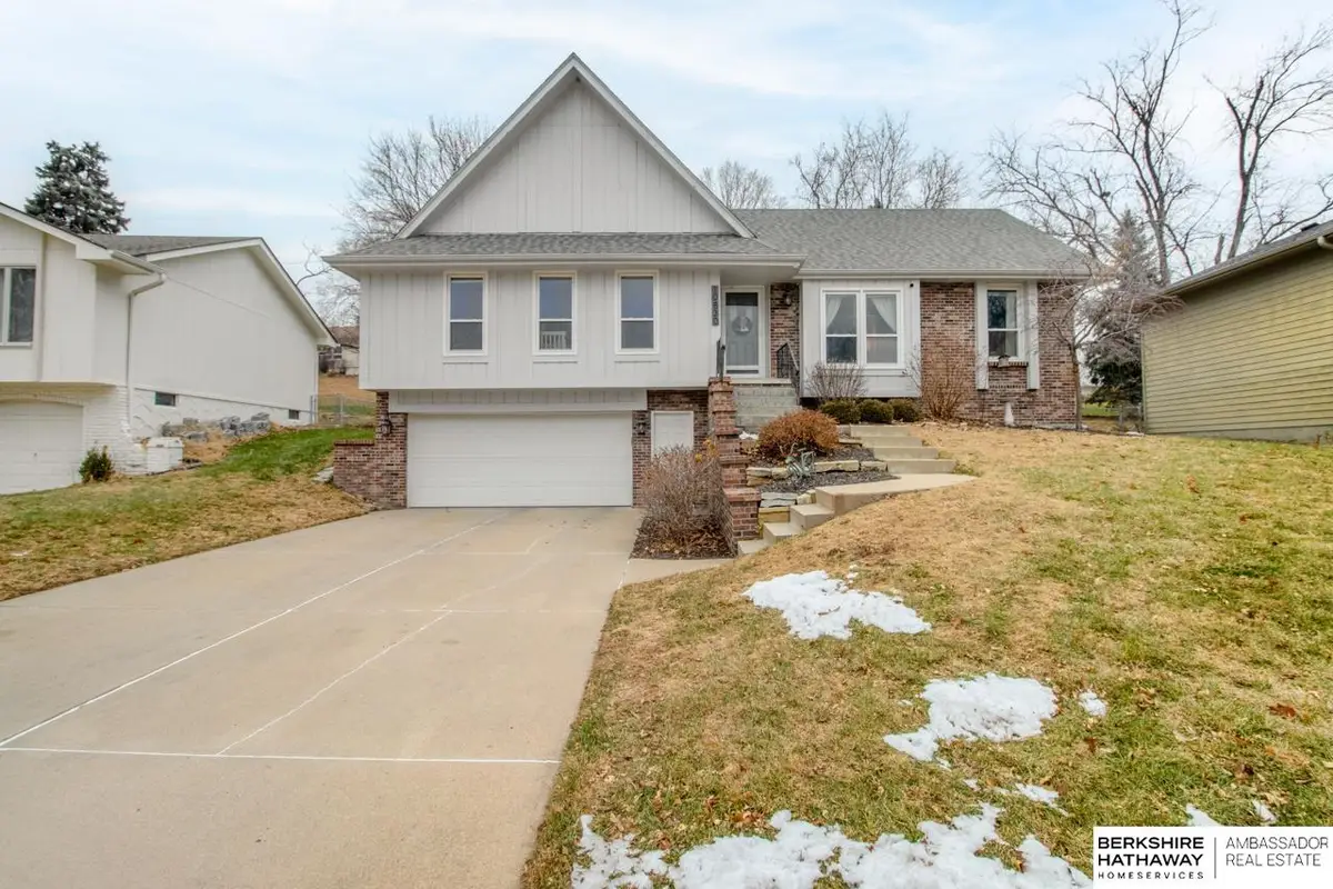 10830 Taylor Street, Omaha, NE 68164 - Image #1