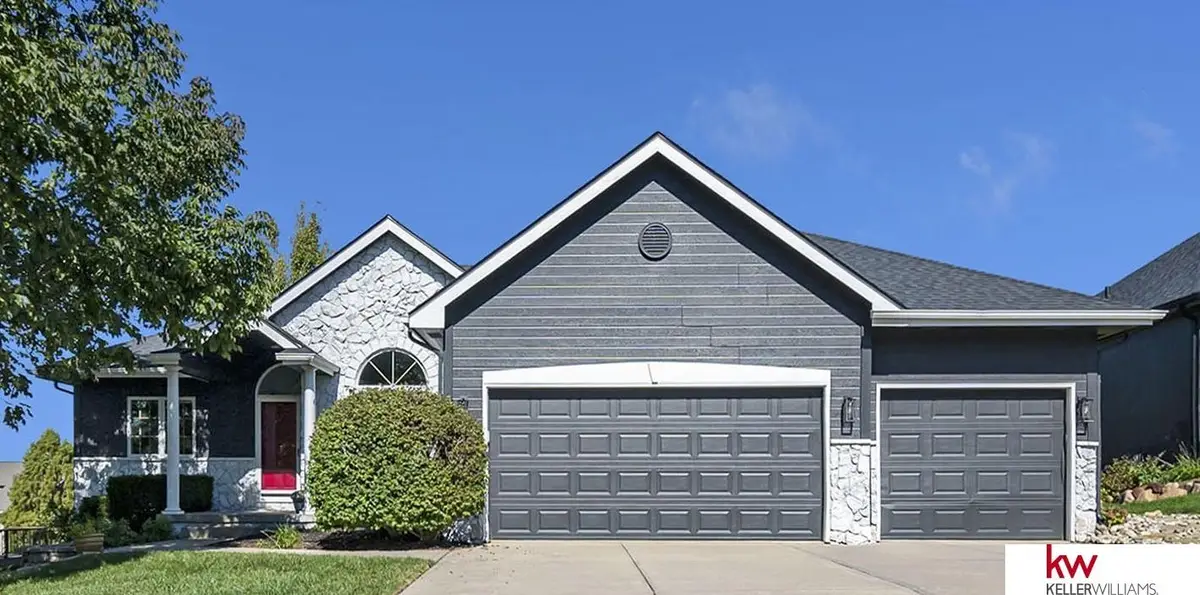 17020 Erskine Street, Omaha, NE 68116 - Image #1