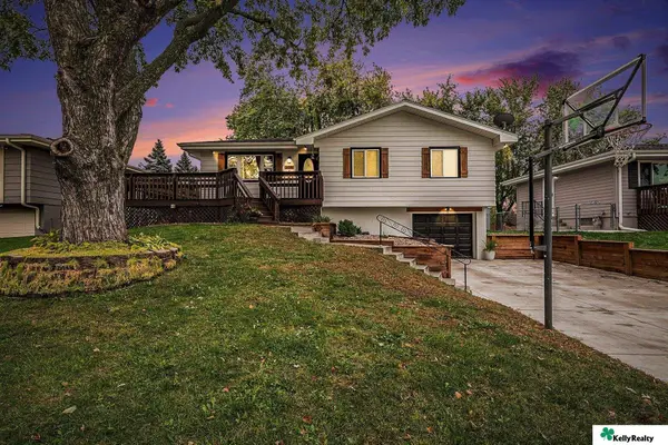 205 Sycamore Circle, Gretna, NE 68028