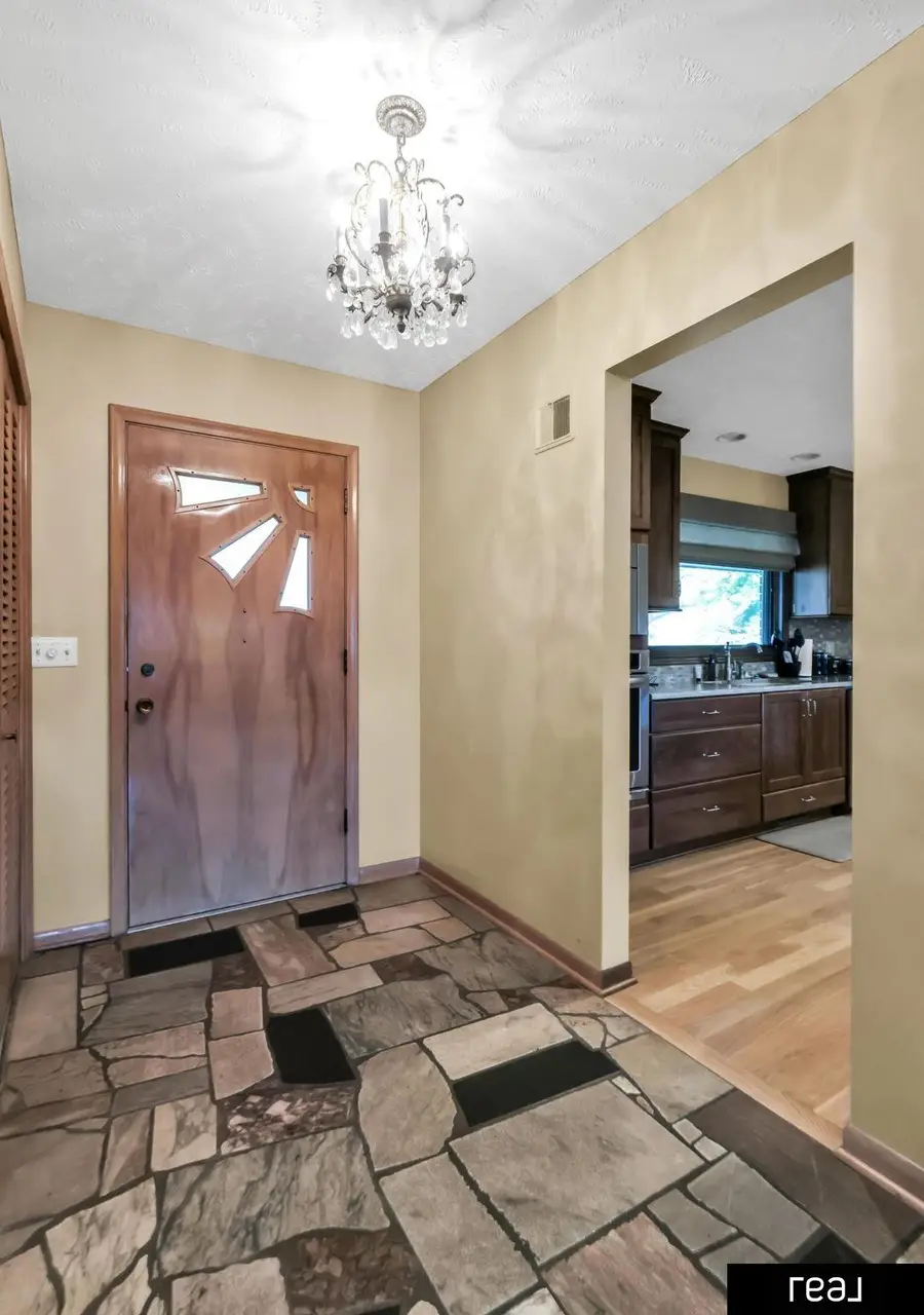 3715 S 49th Street, Omaha, NE 68106 - Image #2