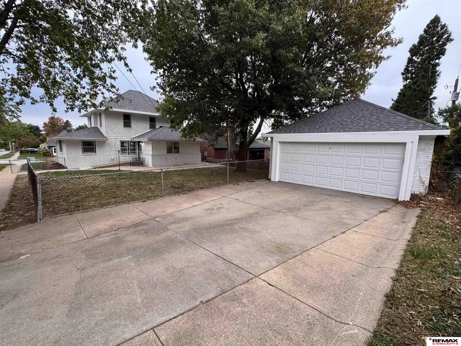 4502 Woolworth Avenue, Omaha, NE 68106 - #3