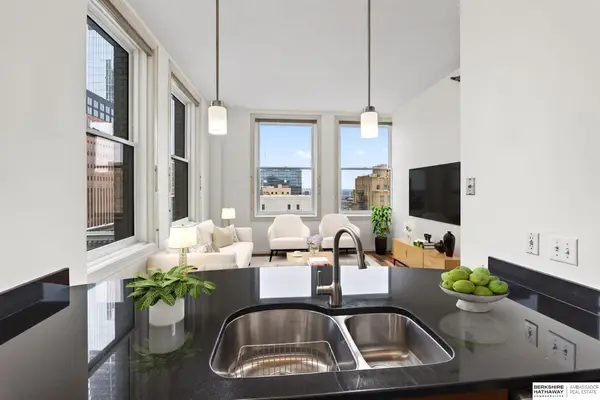 300 S 16th Street #802, Omaha, NE 68102