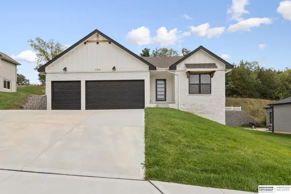 906 Southridge Drive, Louisville, NE 68037