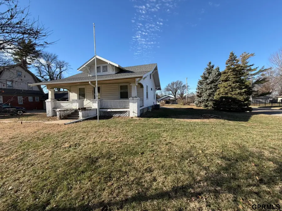 1527 H Street, Fairbury, NE 68352 - Image #2