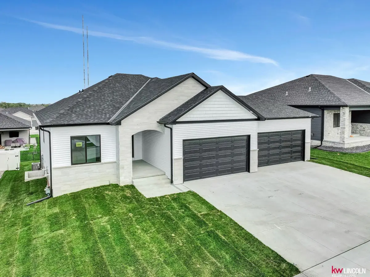 7510 Maxine Drive, Lincoln, NE 68516 - Image #1