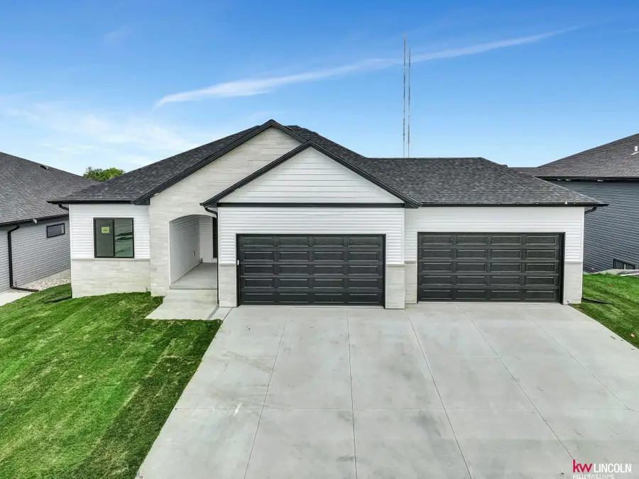 7510 Maxine Drive, Lincoln, NE 68516 - Image #3