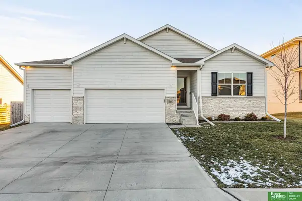 165 N 10th Avenue, Springfield, NE 68059