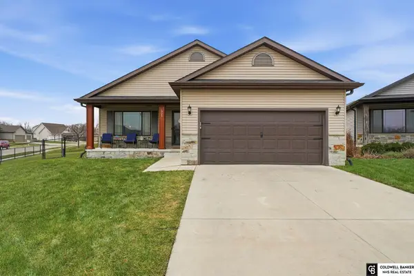 925 Scotts Creek Court, Hickman, NE 68372