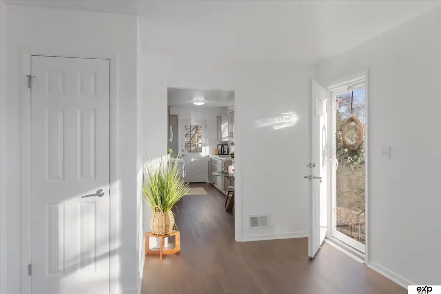 3202 Wallace Avenue, Bellevue, NE 68046 - Image #3