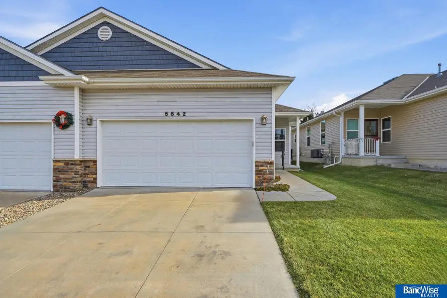 5642 Barrington Circle, Lincoln, NE 68516 - Image #3
