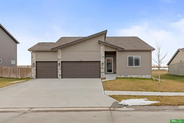 13512 S 55 Street, Papillion, NE 68133