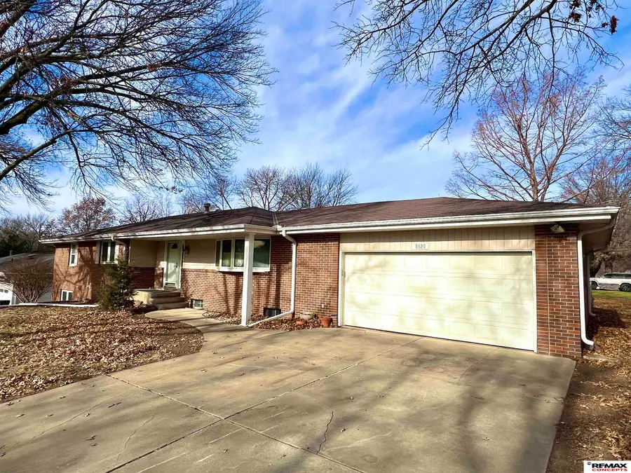 8520 Navajo Trail, Lincoln, NE 68520 - Image #2