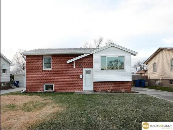 1005 Cachelin Drive, Carter Lake, IA 51510