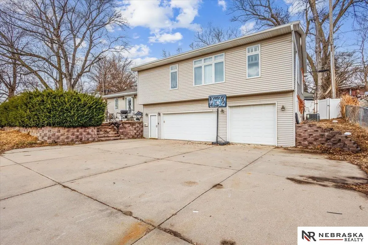 6322 Hamilton Street, Omaha, NE 68132 - Image #1