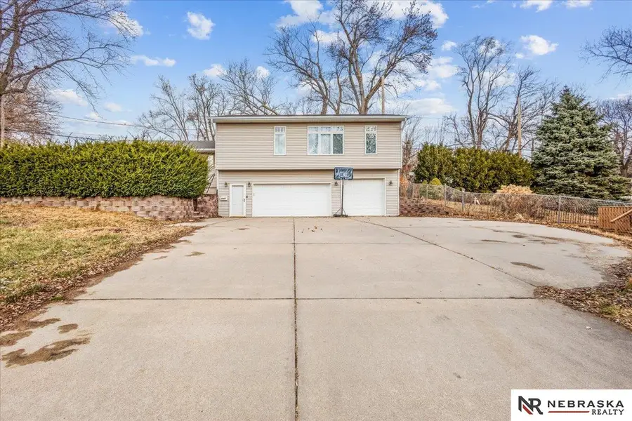 6322 Hamilton Street, Omaha, NE 68132 - Image #3