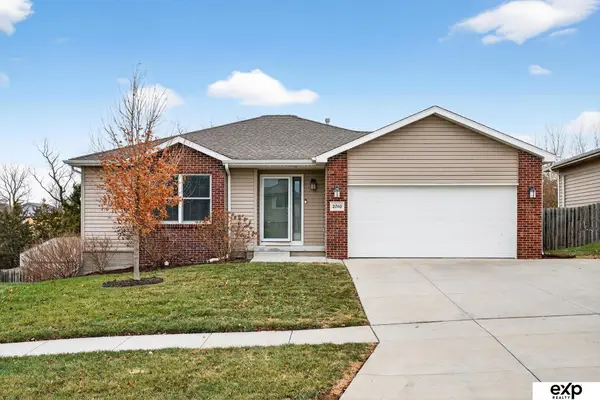 2740 NW Dahlia Drive, Lincoln, NE 68524