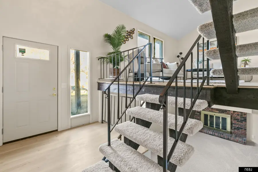 15229 Lincoln Circle, Omaha, NE 68154 - Image #2