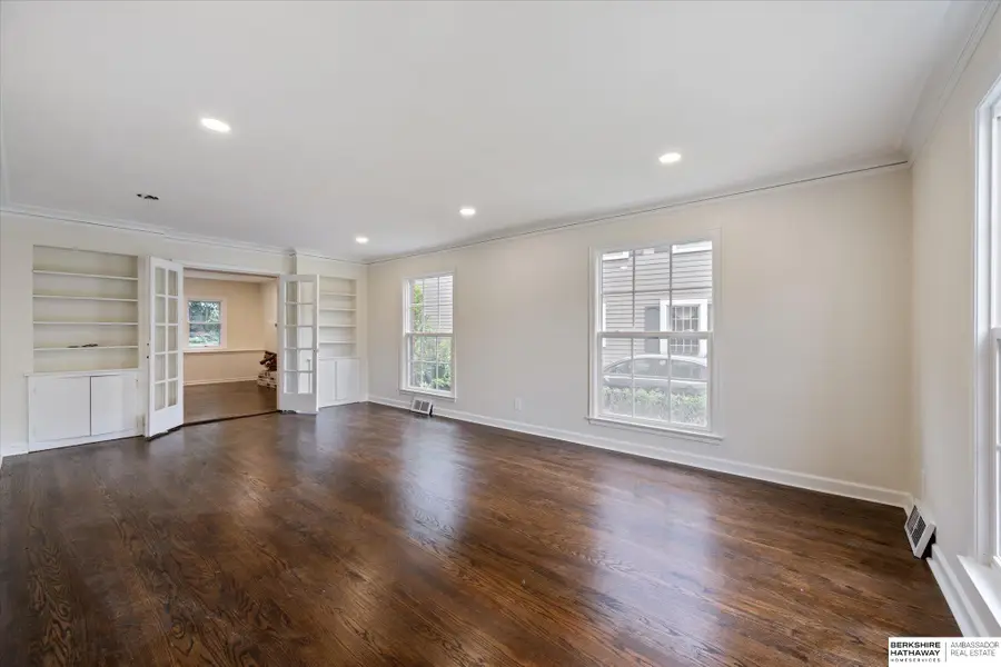 691 J E George Boulevard, Omaha, NE 68132 - Image #3