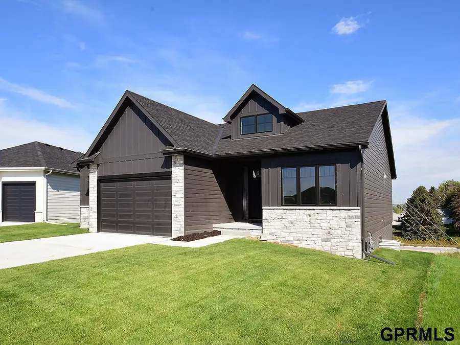 9902 S 180 Avenue Circle, Omaha, NE 68136 - Image #2