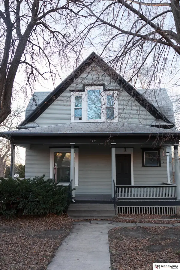 319 S 27th Street, Lincoln, NE 68510