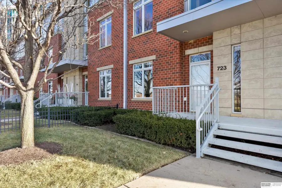 723 Riverfront Drive, Omaha, NE 68102 - Image #2
