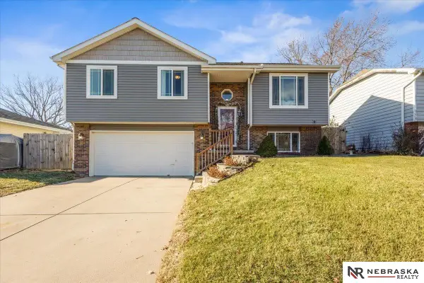 5009 NW 6th Street, Lincoln, NE 68521