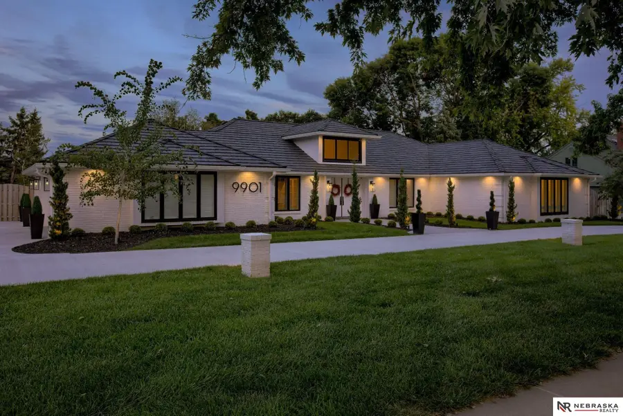 9901 Broadmoor Road, Omaha, NE 68114 - #2