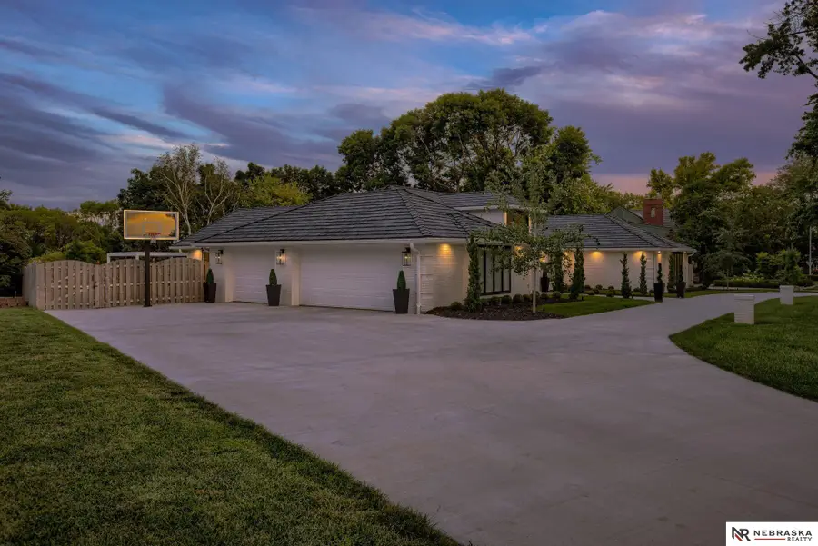 9901 Broadmoor Road, Omaha, NE 68114 - #3
