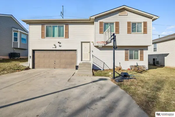 2929 NW 8th Street, Lincoln, NE 68521