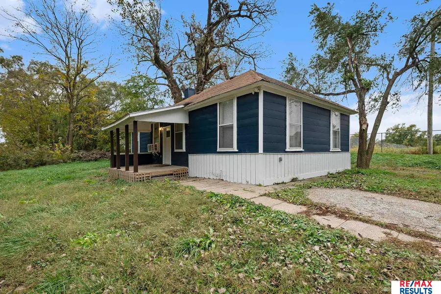 902 Louie Lane, Yutan, NE 68073-0000 - Image #2