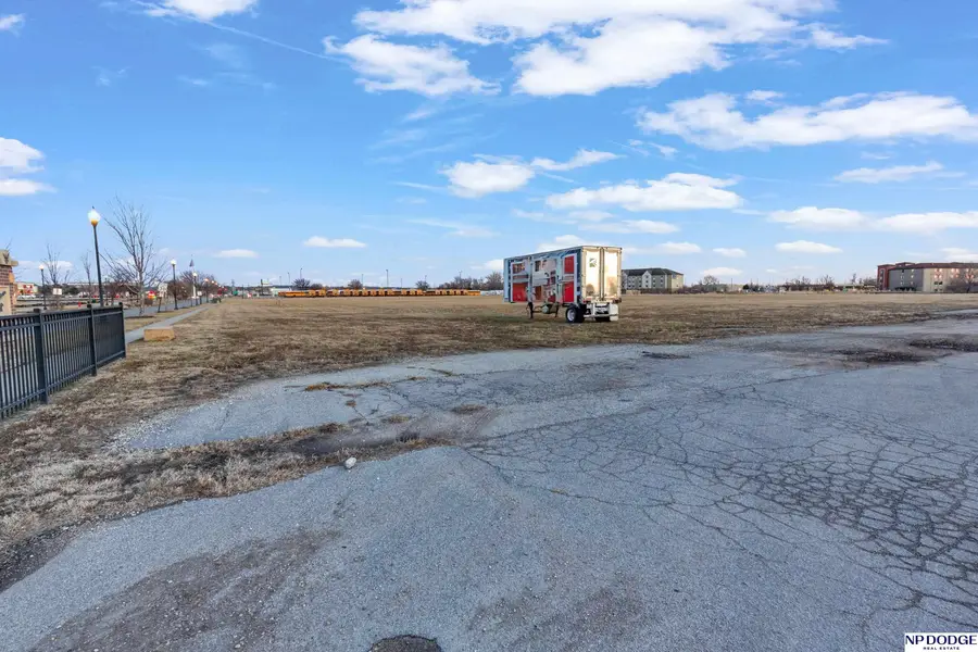 13th E Locust Street, Carter Lake, IA 51510 - Image #2