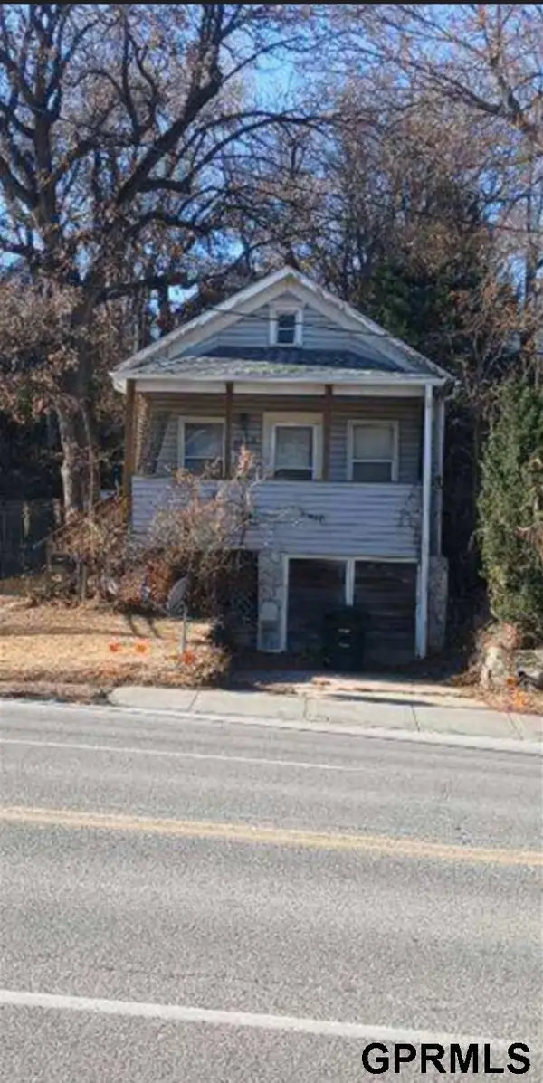 1940 S 13 Street, Omaha, NE 68108