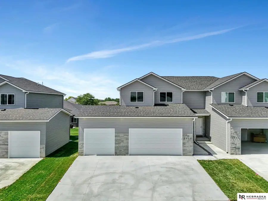 5909 S 94th Street, Lincoln, NE 68526 - #3