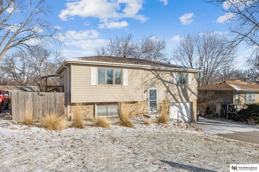 9816 Meredith Avenue, Omaha, NE 68134 - Image #2