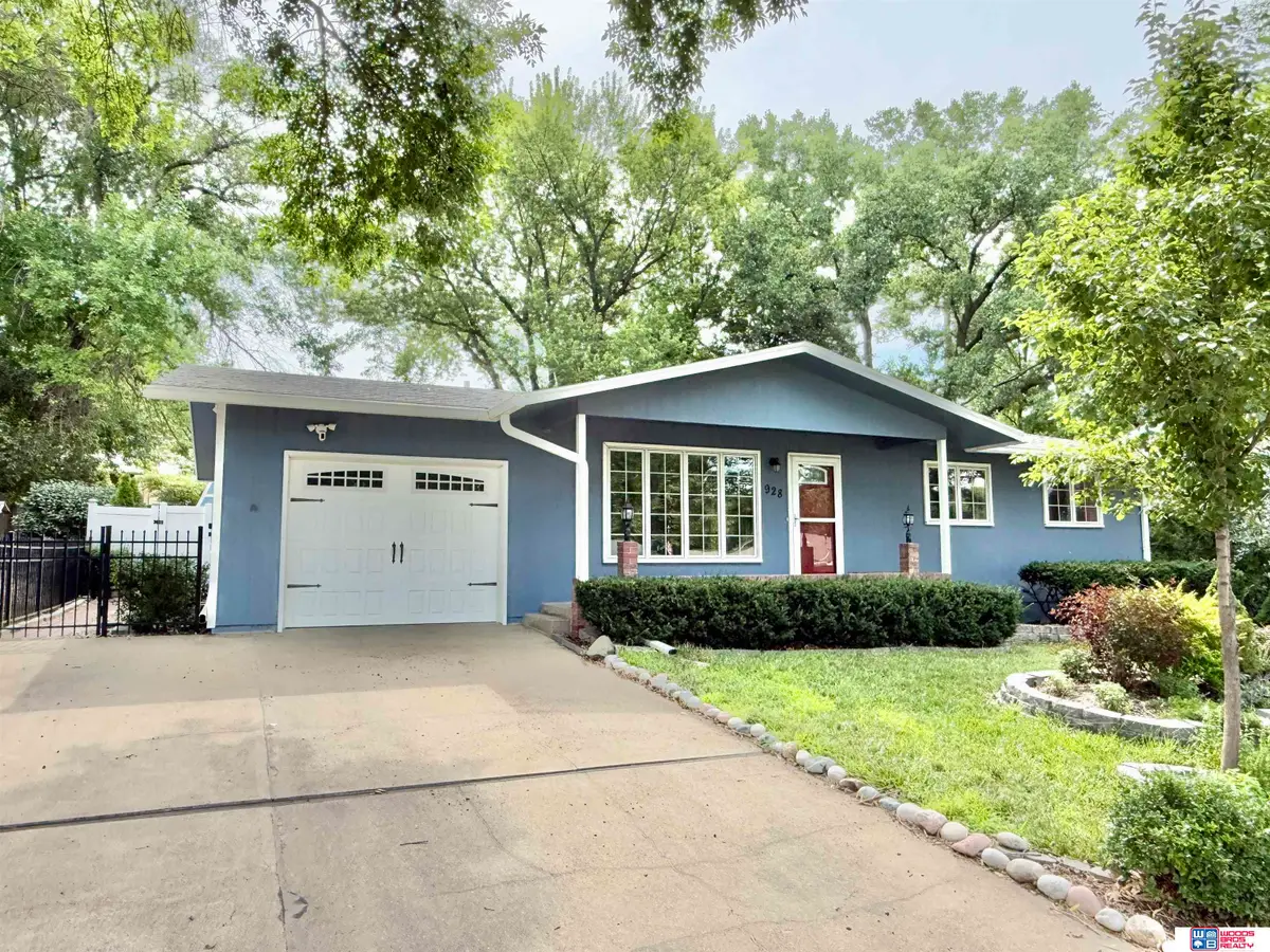 928 N 12th Street, Seward, NE 68434 - #1