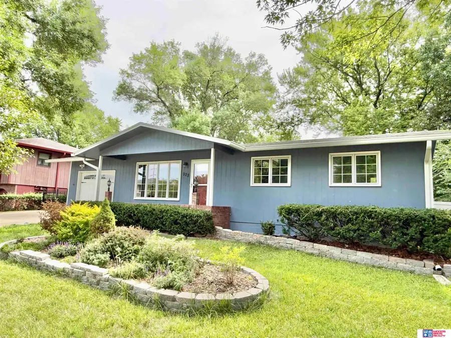 928 N 12th Street, Seward, NE 68434 - #2