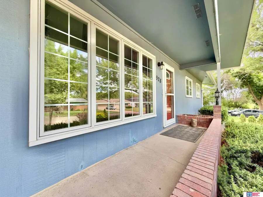 928 N 12th Street, Seward, NE 68434 - #3