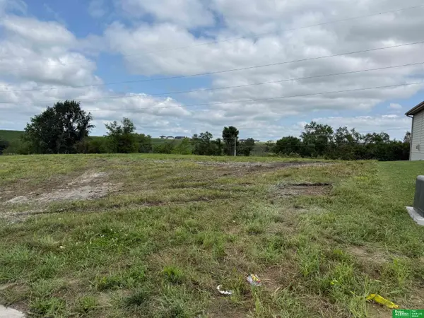 5513 N 205th Street, Elkhorn, NE 68022