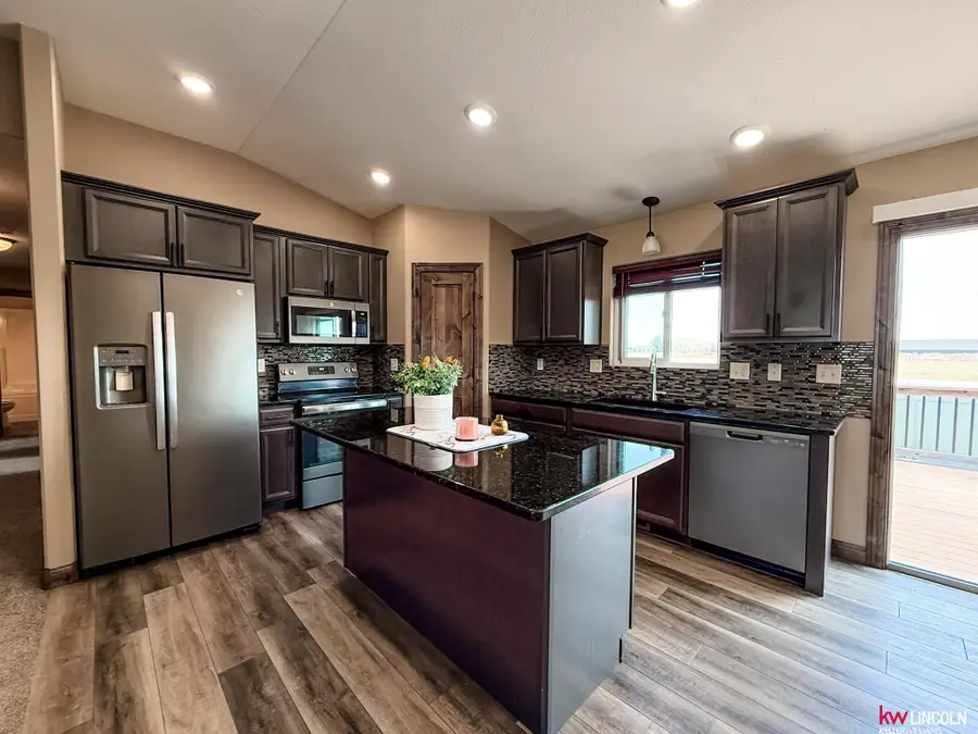 1539 Stonewood Avenue, Grand Island, NE 68803 - Image #2