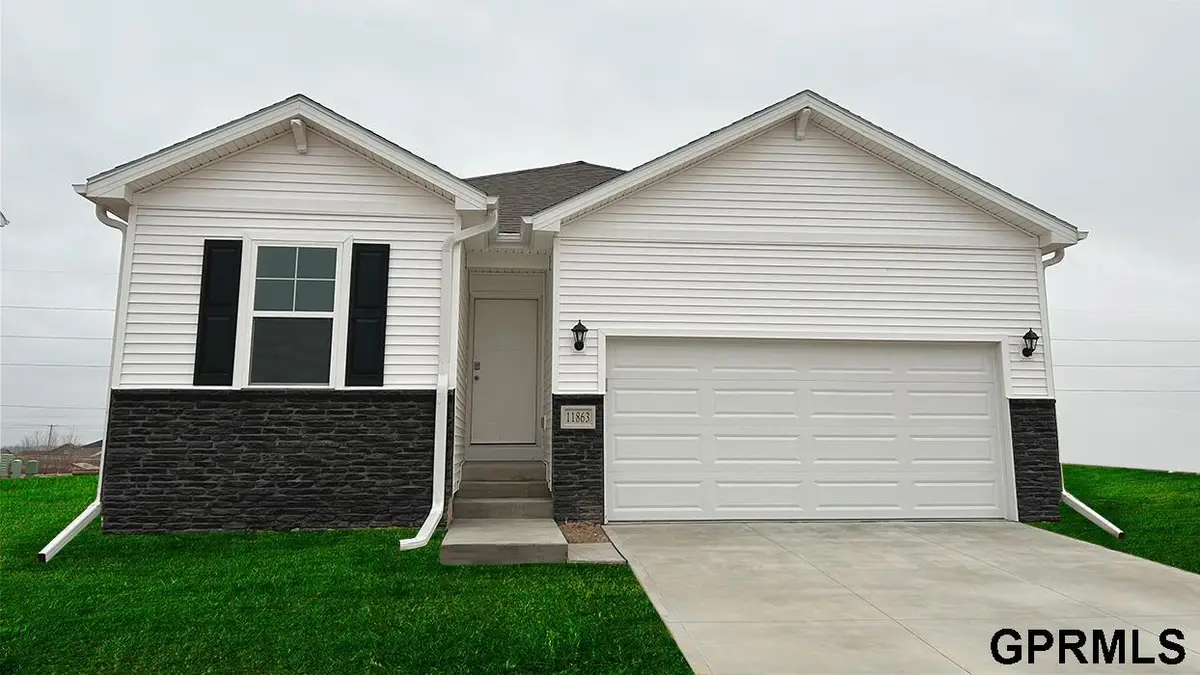 11452 White Pine Drive, Papillion, NE 68046 - Image #1